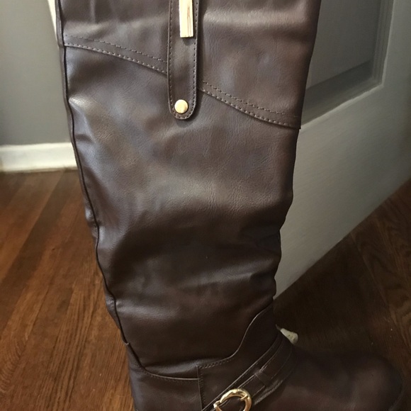 Bucco Tall Brown Boots - Picture 4 of 6